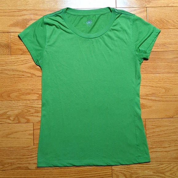 ALO Yoga Tops - Alo Yoga CoolFit T shirt